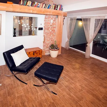 Angel's Nest Komenda