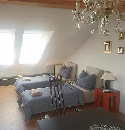 Angel's Nest * Komenda