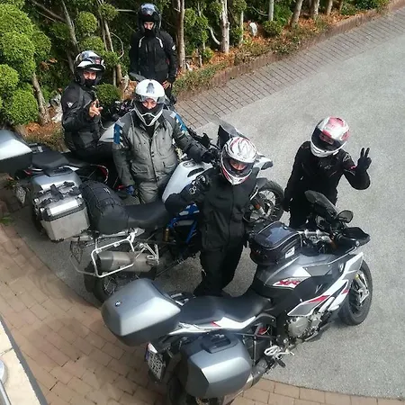 Angel's Nest Komenda