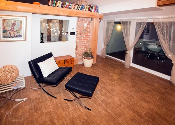 Angel's Nest Komenda