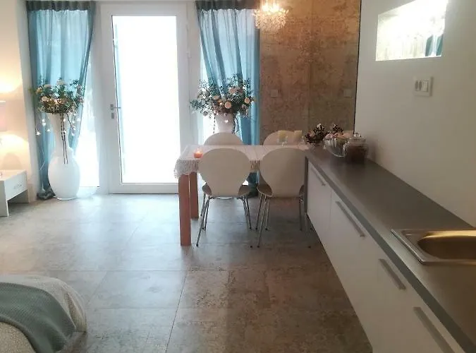 Angel's Nest Apartment *